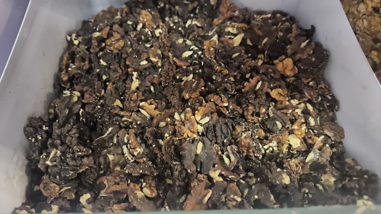 مغز گردو فسنجانی مغز گردو فسنجانی